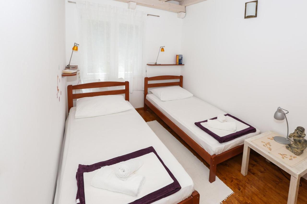 Spacious Apartment Lucia Prožura Εξωτερικό φωτογραφία