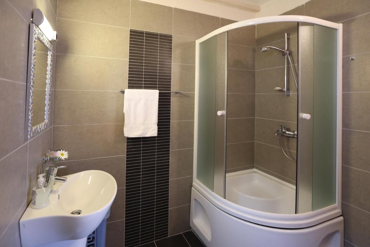 Spacious Apartment Lucia Prožura Εξωτερικό φωτογραφία